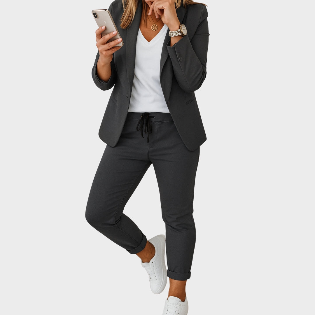 Ksenka – Sofisticirani Kostim